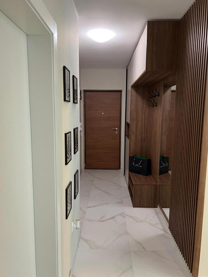 Lilly Lux Apartment Bijeljina Exterior photo